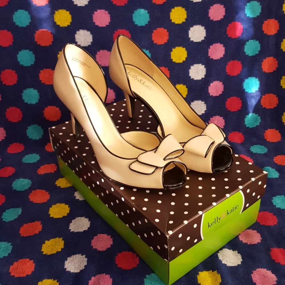 Women's size 9 Kelly & Kate heels